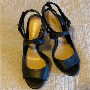 Gianni Bini Black heels